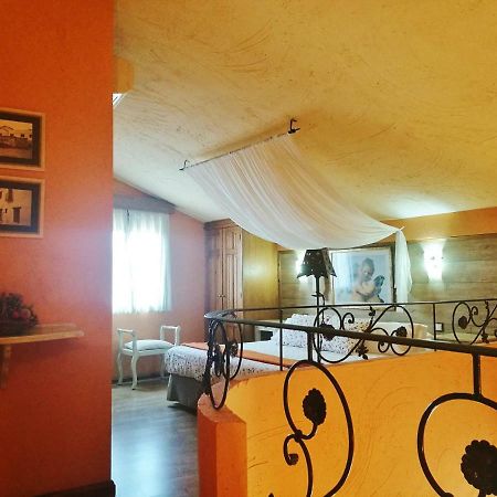 Apartamentos Melchor De Linan Torrelaguna Exteriör bild