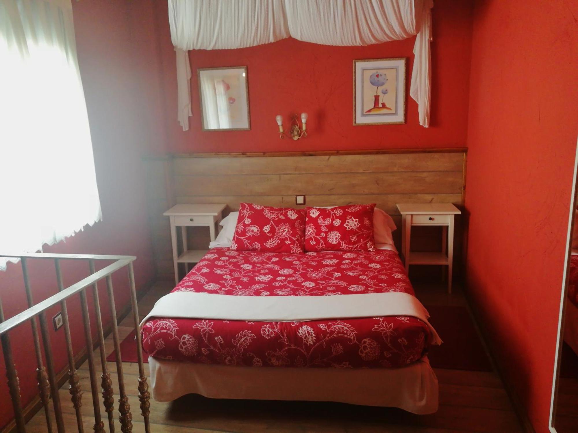 Apartamentos Melchor De Linan Torrelaguna Exteriör bild