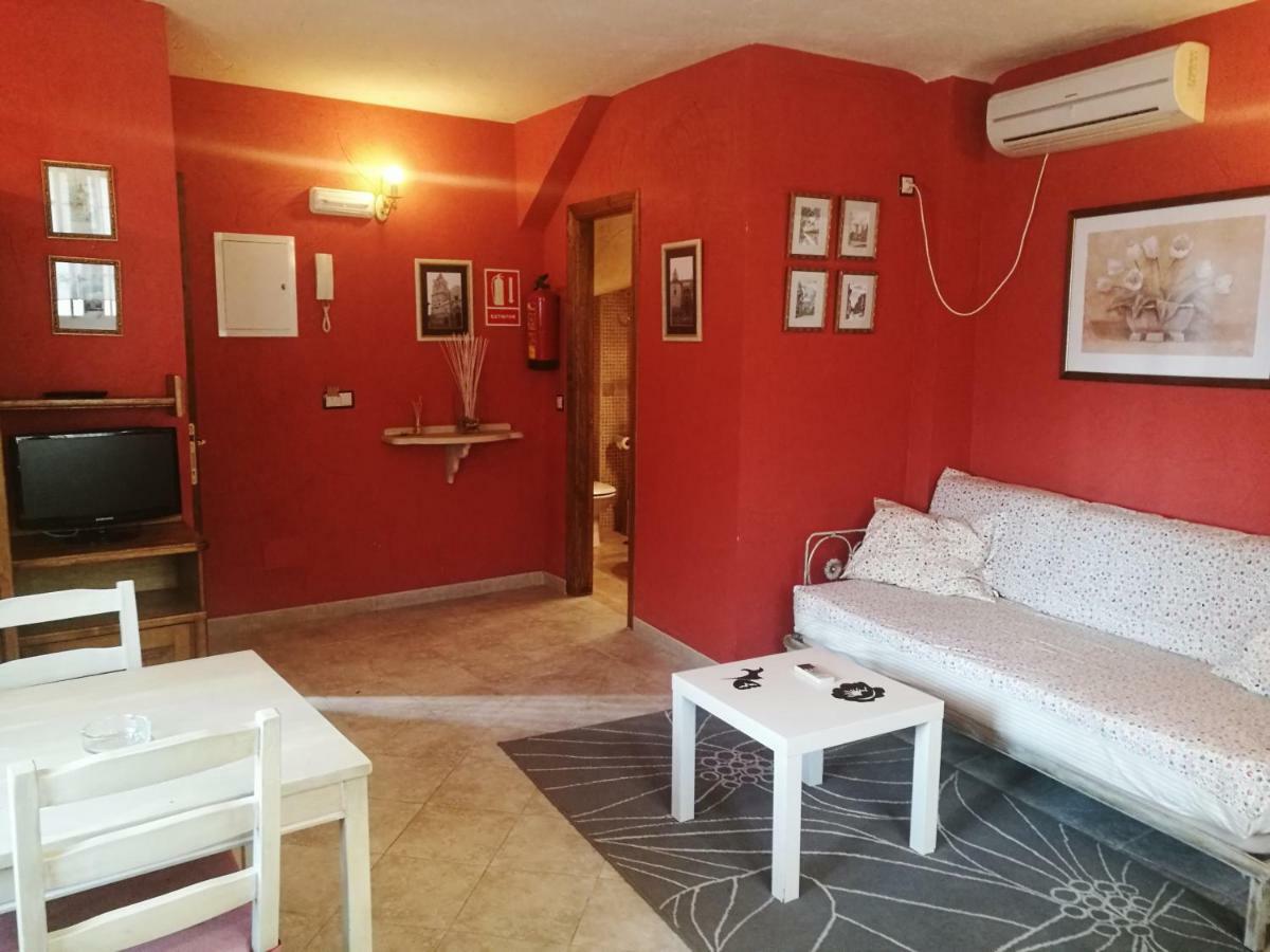 Apartamentos Melchor De Linan Torrelaguna Exteriör bild
